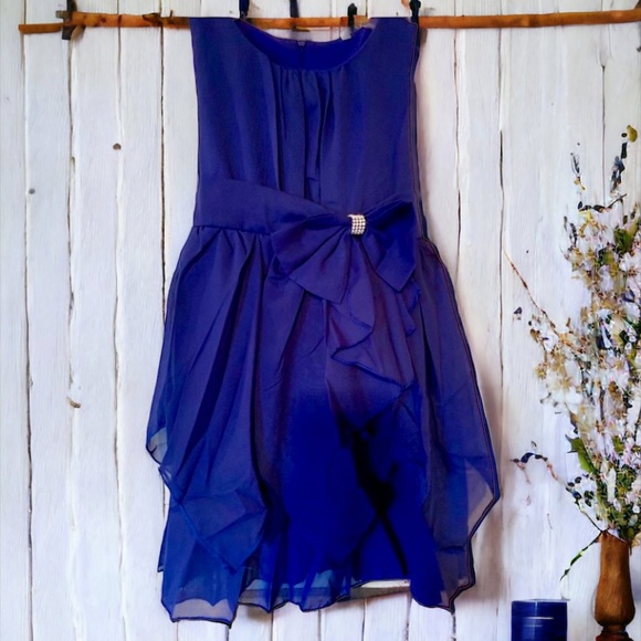 Girl Blue Formal Size 4 - Picture 4 of 10